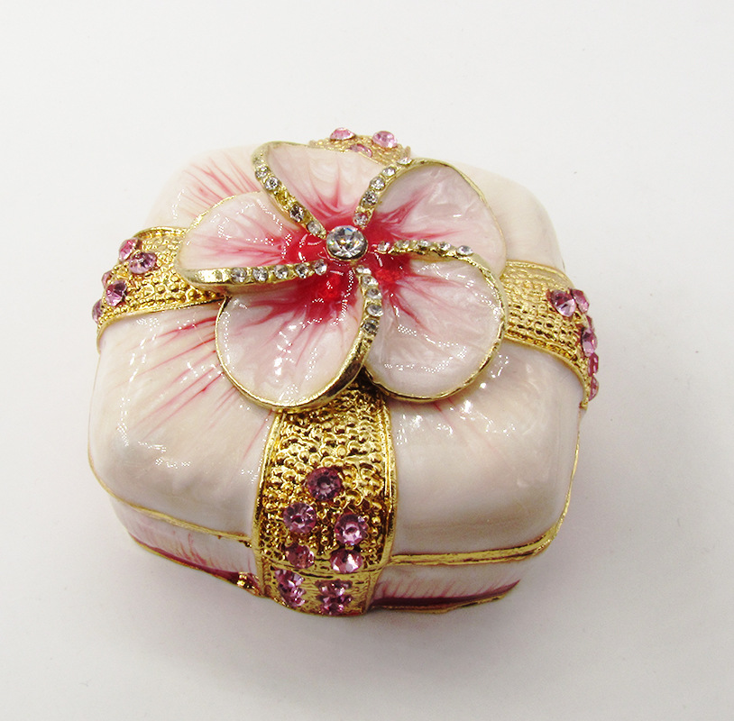 High-end Wedding Gifts Creative Practical Gifts Enamel Painted Diamond Metal Crafts Jewelry Box Wholesale
